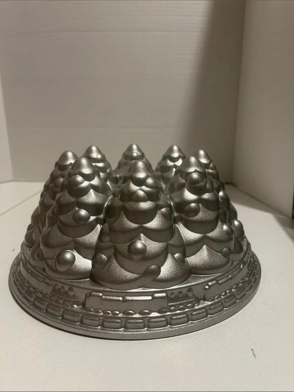 Nordic Ware Holiday Tree Bundt Cake Baking Pan 10 Cup Made in USA